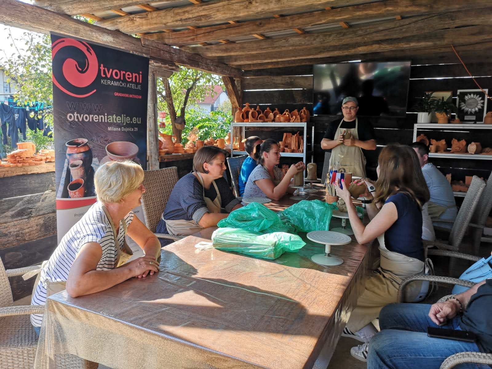 Različite radionice prilagođene interesima korisnika ateljea