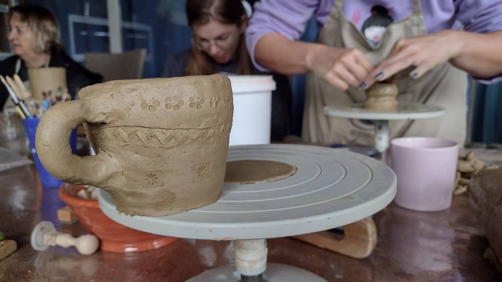 Različite radionice prilagođene interesima korisnika ateljea